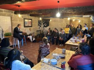 Rafa Domínguez en un encuentro con el comercio local de Pontevedra