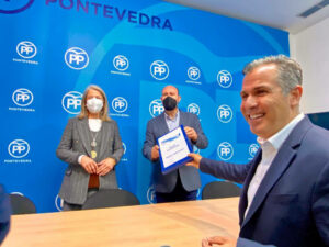 El presidente en funciones del PP de Pontevedra, Rafa Domínguez, ha quintuplicado el número de avales requeridos para presentar una candidatura